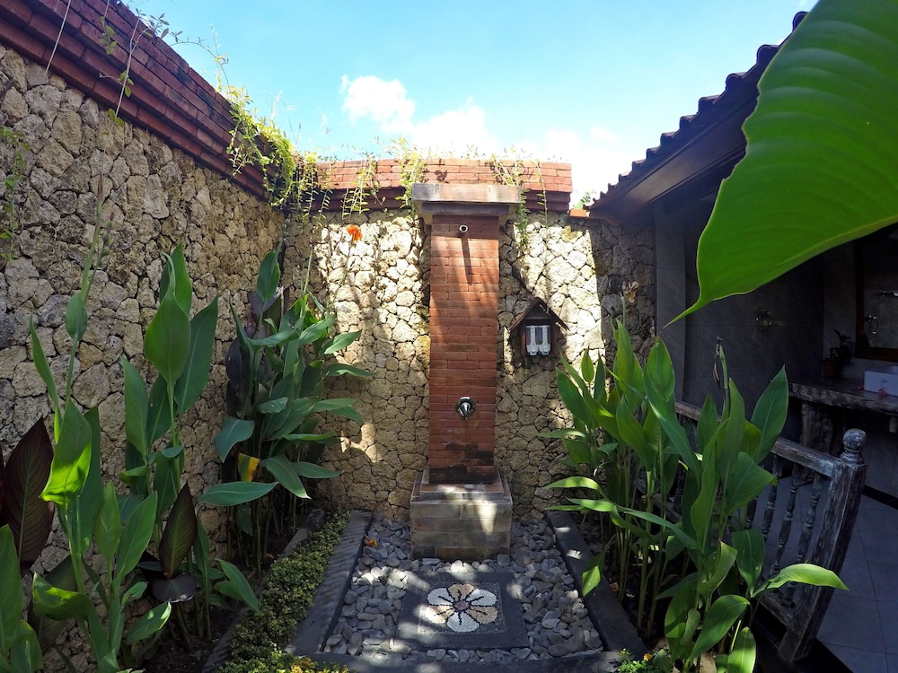 Man's Cottages and Spa