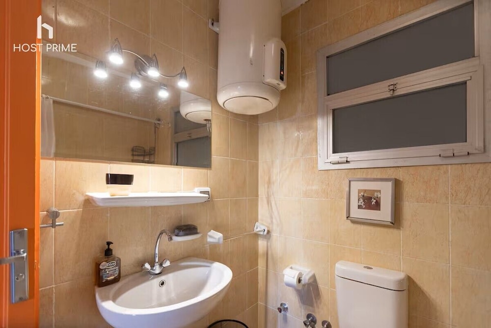 Comfy Apartment in Rehab City
