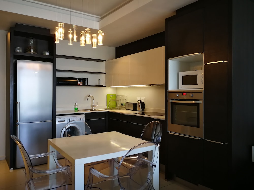 Island Letting-Crystal towers