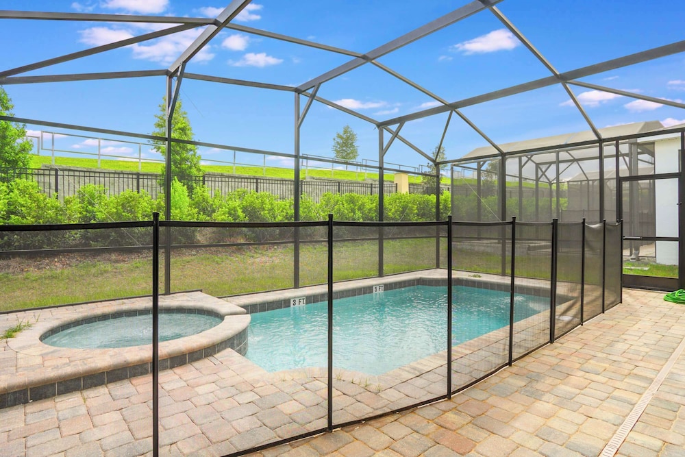 Luxury 7BR Villa, Pool, Spa & Game Room