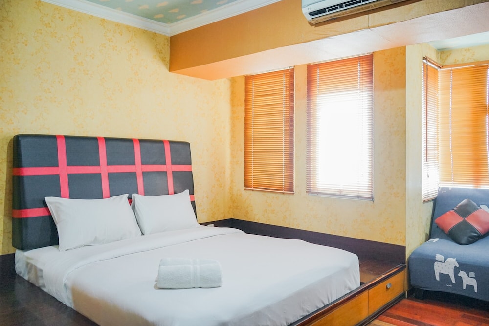 Simple And Minimalist Studio Apartment At Great Western Resort view 4