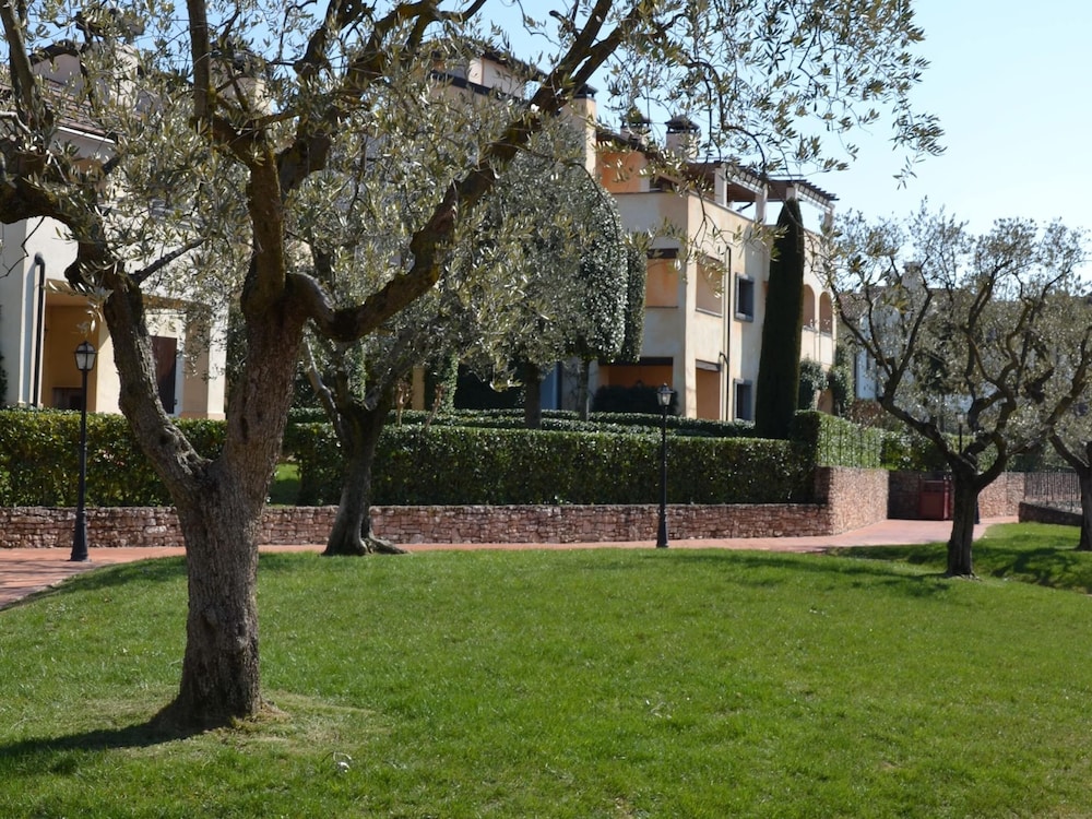 Family Apartment With the Pool photo 4