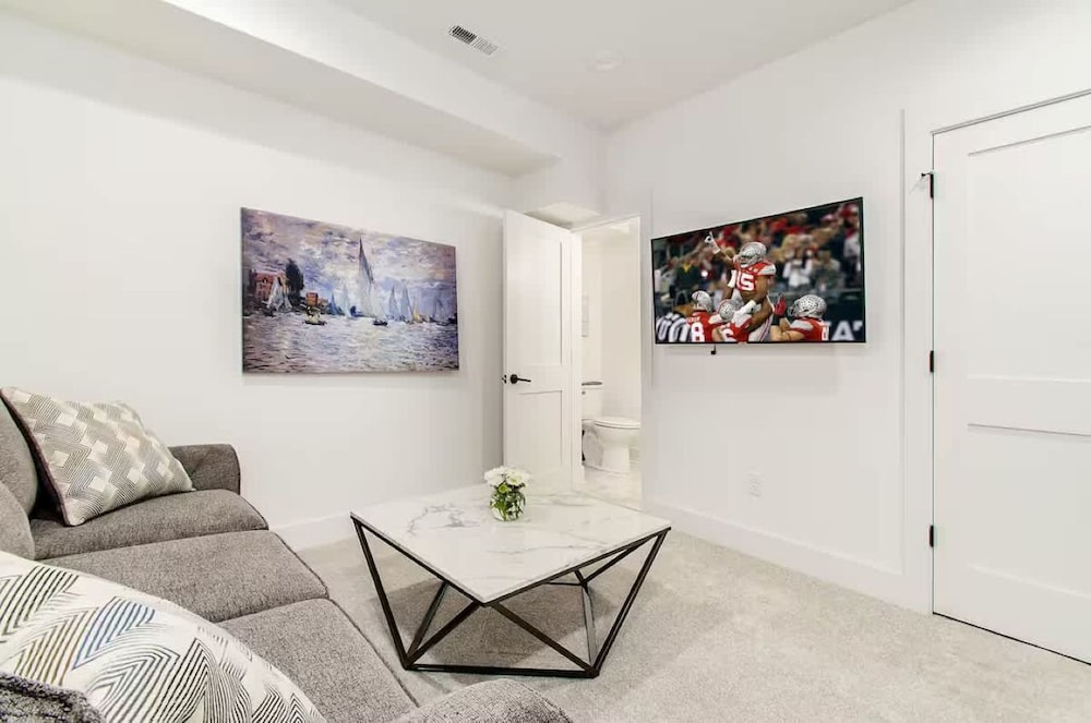 Jungle House Designer Residences – Downtown Columbus