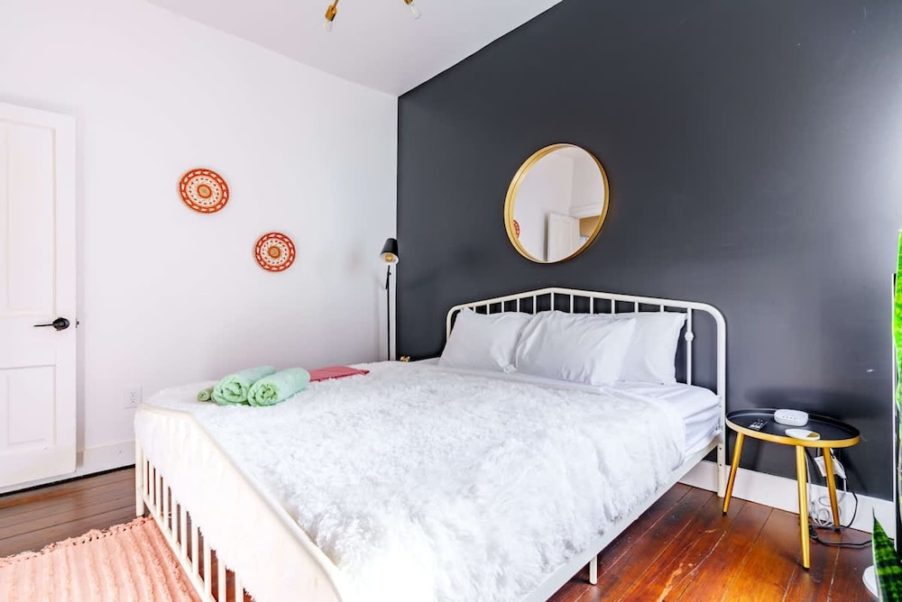 Prime Location Clean Top Rated Free Parking