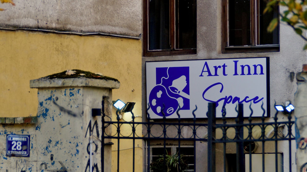 Art Inn Space