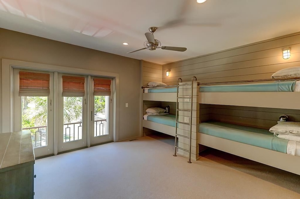 305 Carolina Boulevard view 3