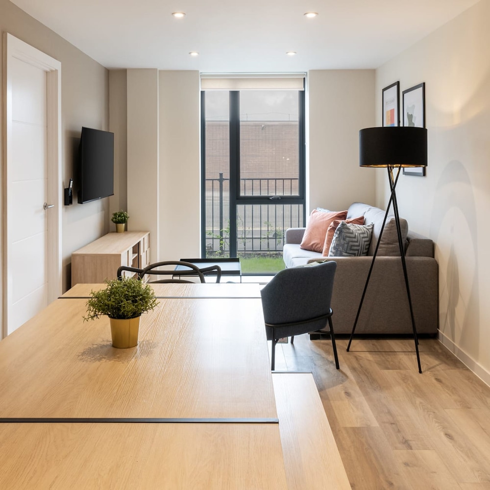 Host Stay Richmond Place 001 view 5