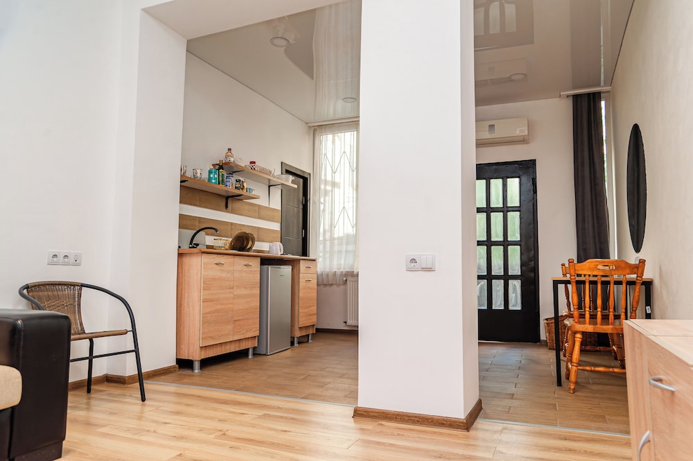 Cute Ground Floor with Free Parking