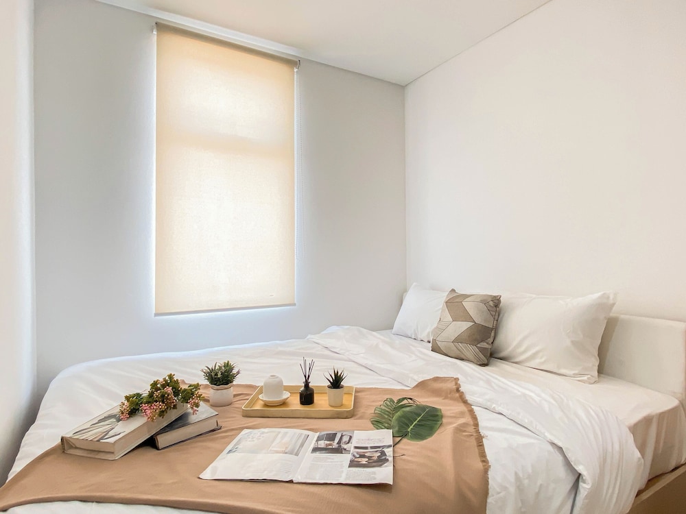 Trendy 1Br At Apartment Vittoria Residence