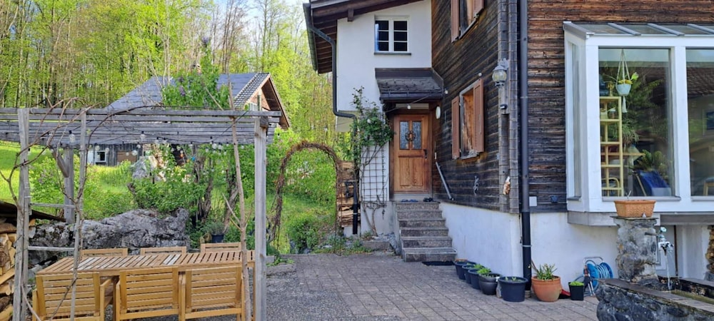 Alpine Chalet With Mountain Views & Tranquillity