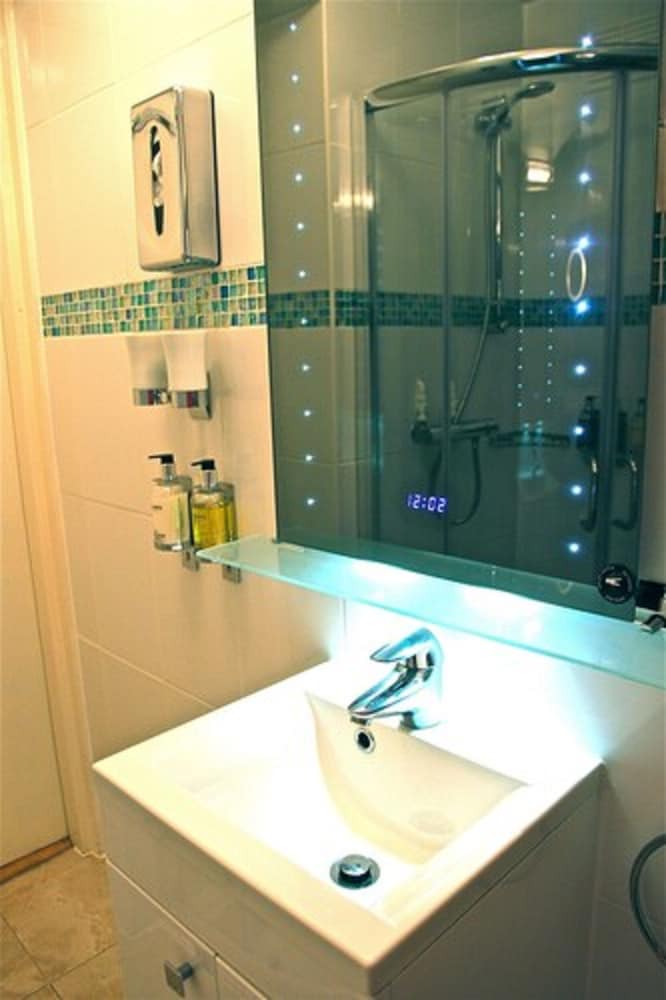 Crompton Guest House, photo 42
