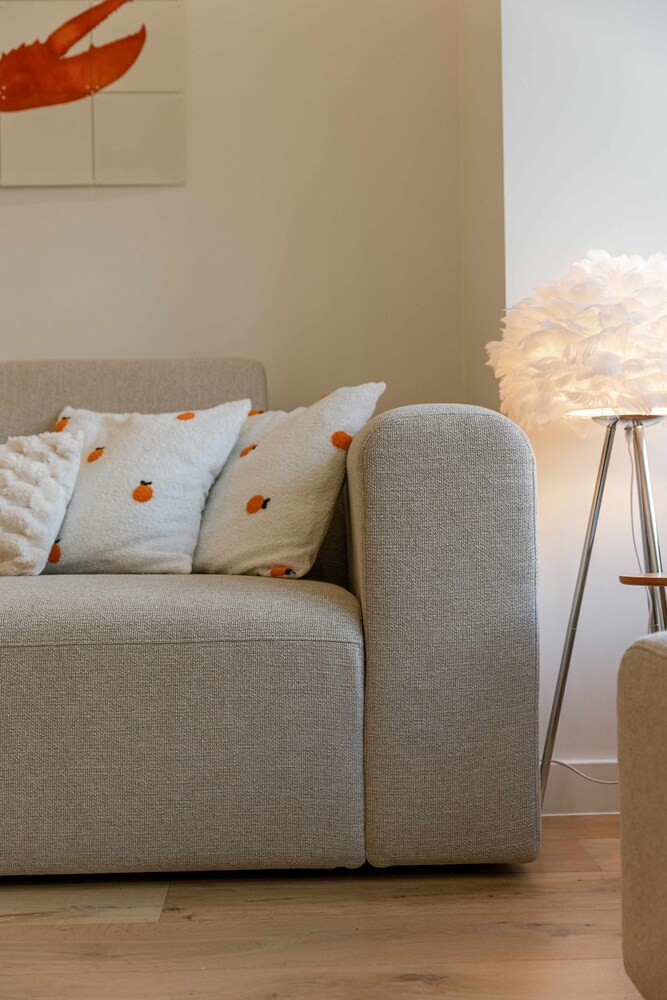 Huswell - Charming Central Apartment in Ostend - Perfect for 7 Guests