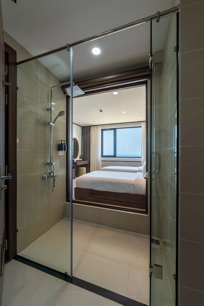Grand Luxury Hotel Ninh Chu