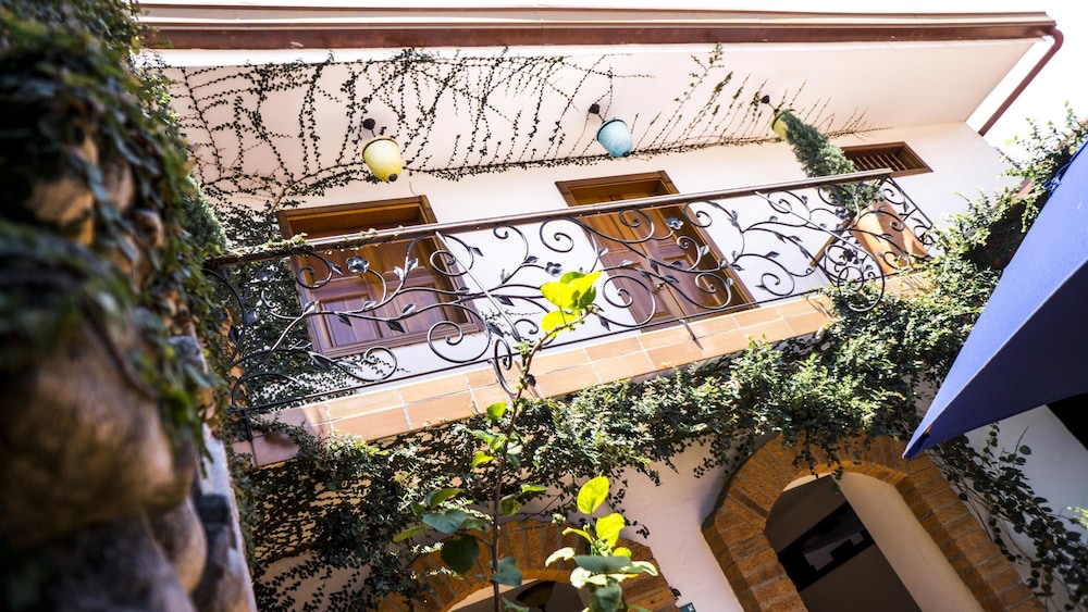 Hotel Boutique Casa Alegre Art Gallery