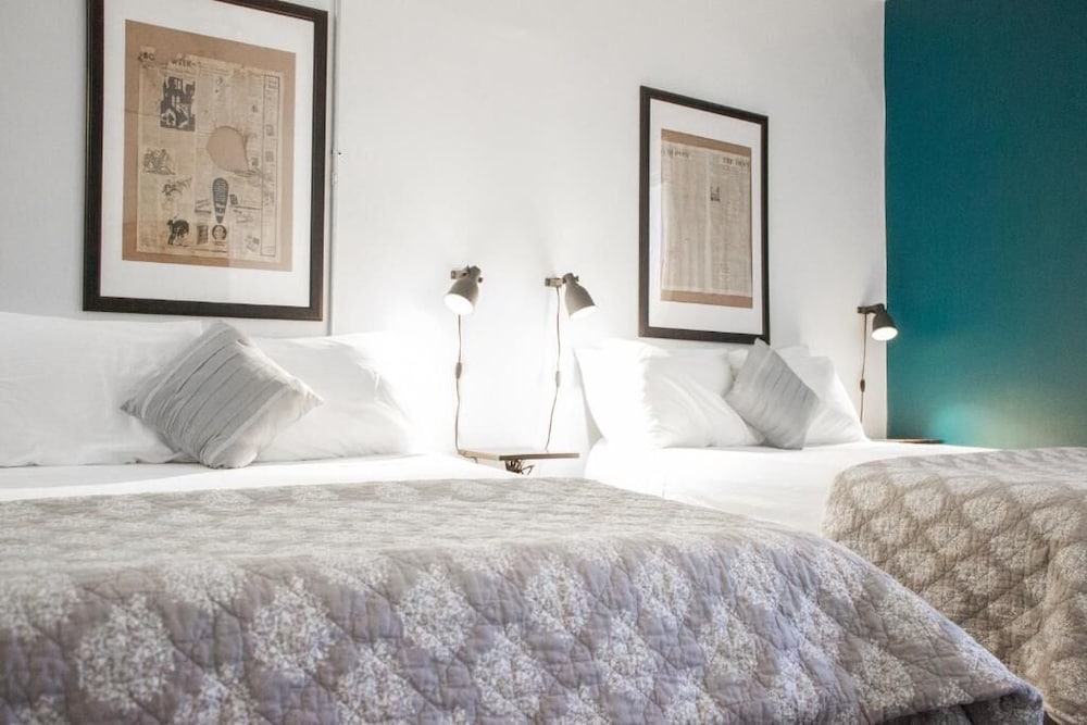 11th Avenue Hostel