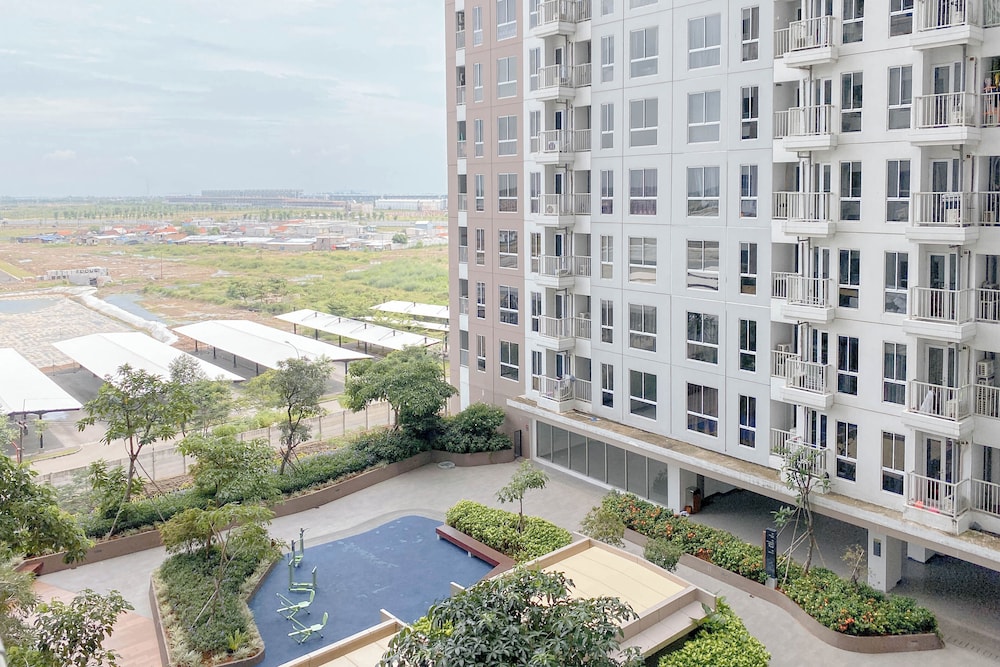Comfy Studio at 9th Floor Tokyo Riverside PIK 2 Apartment