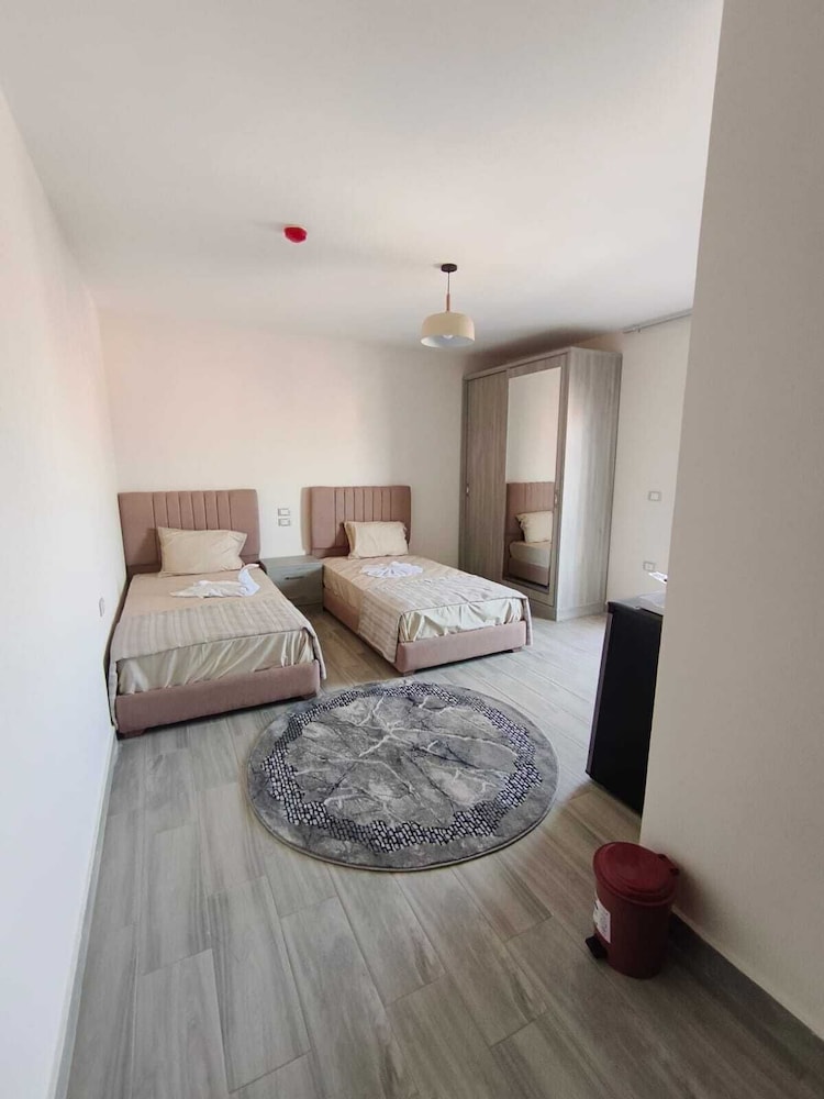 Legend Pyramids Inn