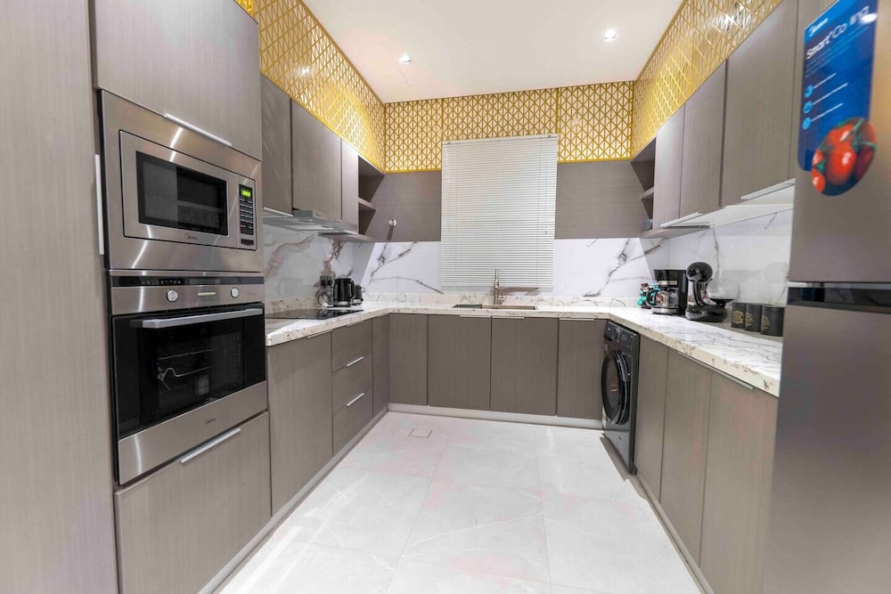 Trendy Apartment in Alwadi Vlll