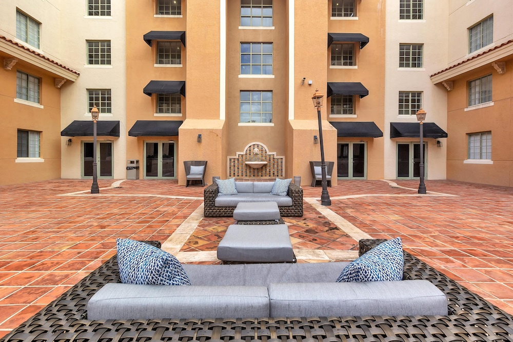Dharma Home Suites Coral Gables at Gables Grand Plaza, 写真 65
