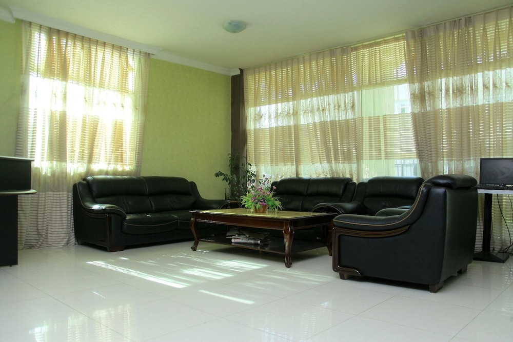 Bnow Hotel