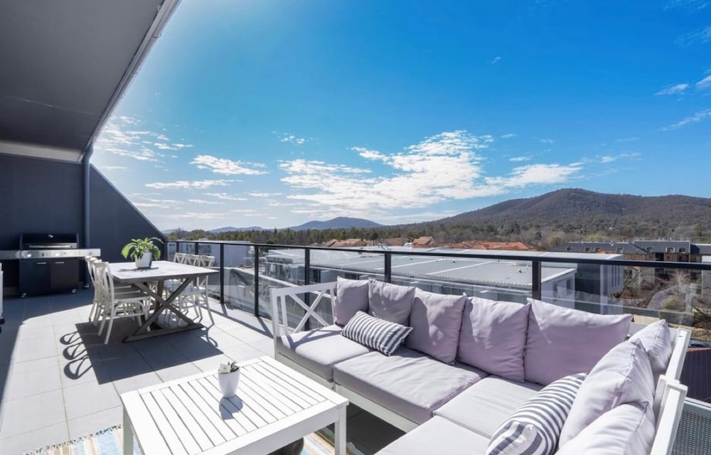 Mountain View City Center Apartment With BBQ