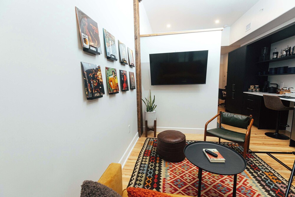 Loft 305 - The William - Atrium - Live Work Walk