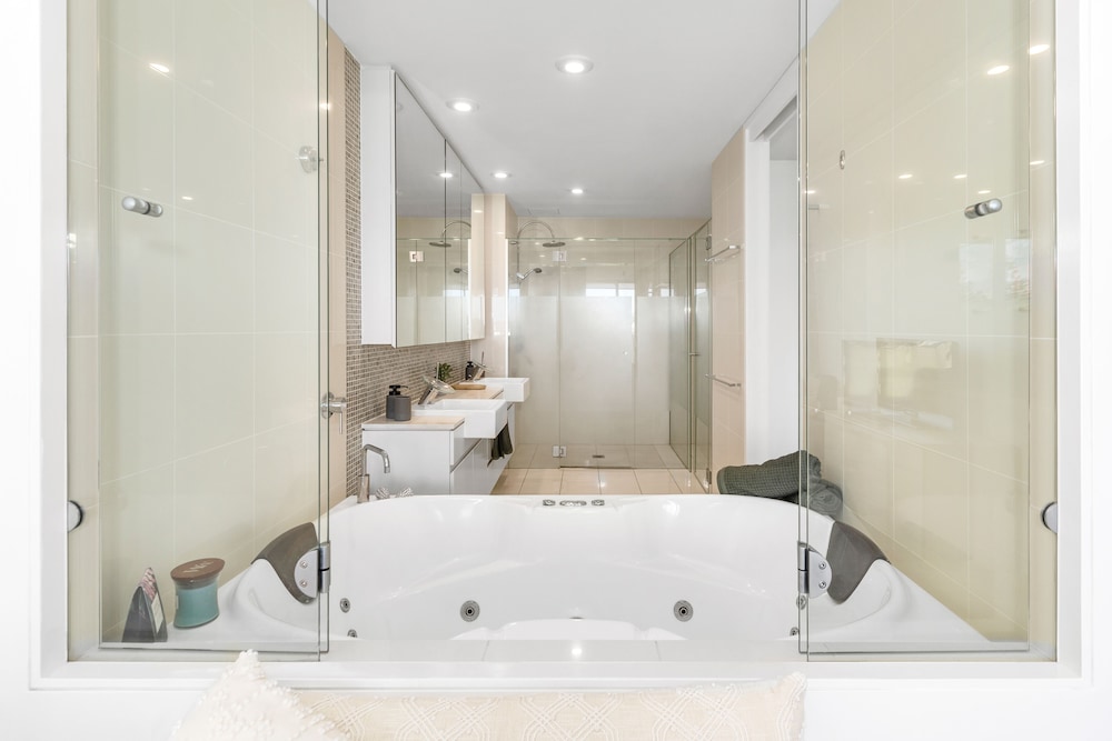 Luxury Apartments on Bells Boulevard