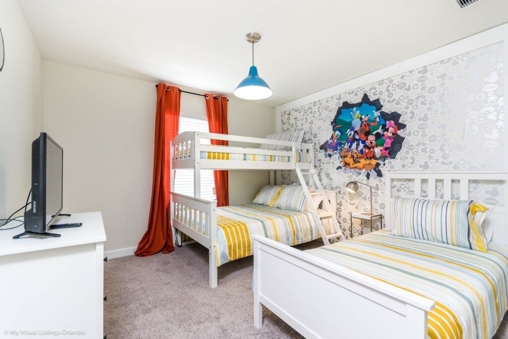 8990sd 4 Bedroom Townhouse by RedAwning - Image 4