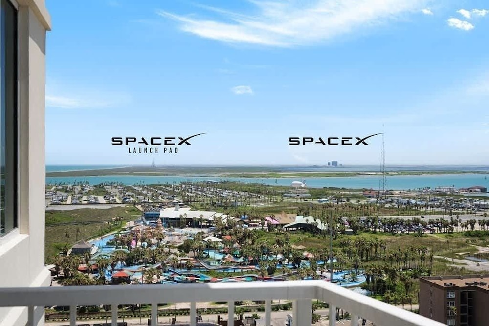 Stunning 17th Floor Spacex Direct Views Luxe 3 Bedroom Apts