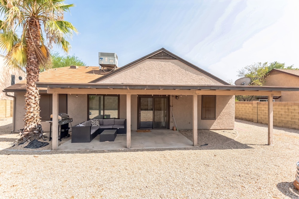 Beautifully Renovated Glendale Retreat 3 Bedroom Home by RedAwning