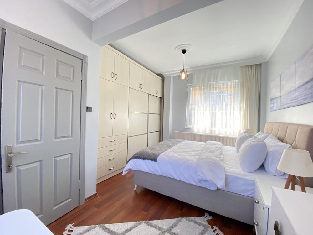 Modern and Stylish Flat Near Taksim Square