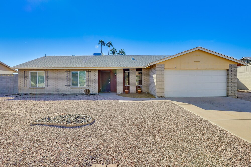 Pool, Patio & Fireplace: Glendale Oasis! view 3