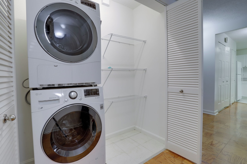 Convenient Apt Near Airport