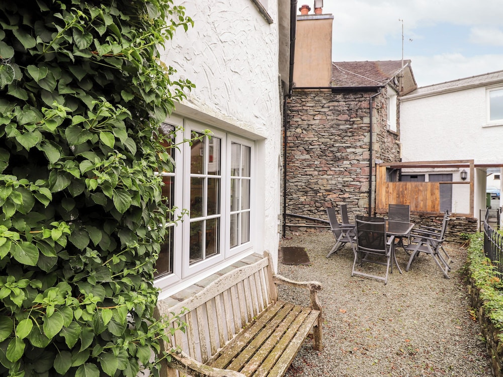 Holly Cottage