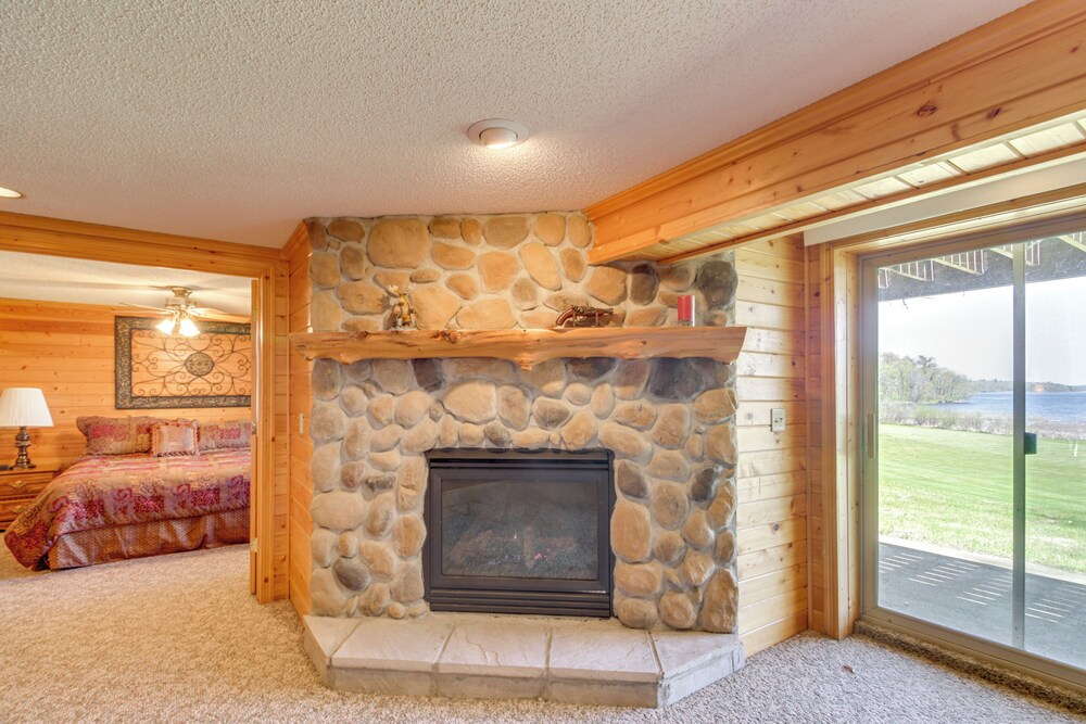 Private Lakefront Emily Home w/ Yard & Fire Pit! view 2
