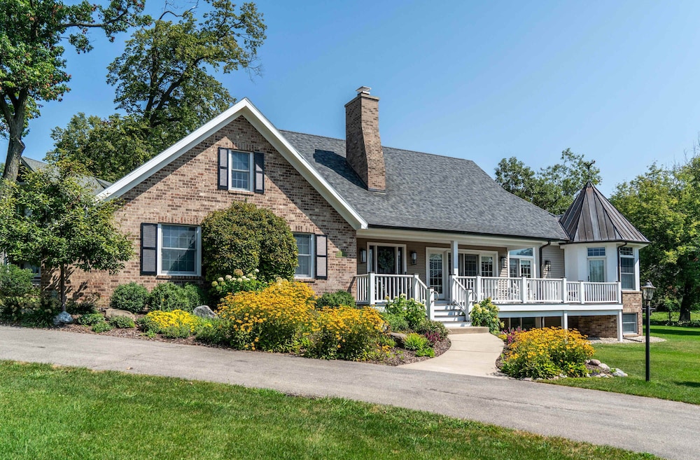 Tranquil Family Retreat - for 10!