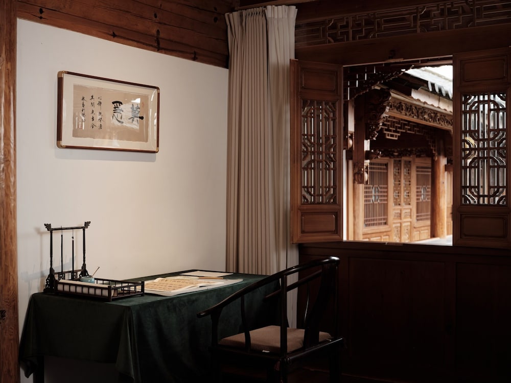 Shaxi Ancient Town Chang Le Li Chinese Courtyard Hotel