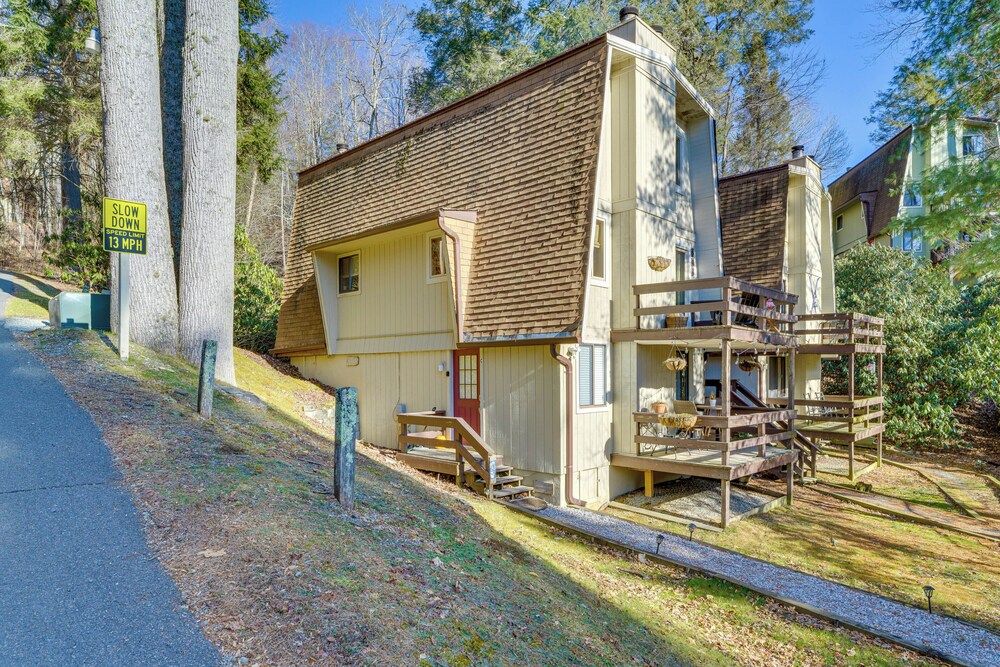 Hotel Updated Banner Elk Condo, 1 Mi to Sugar Mountain! - Image 1