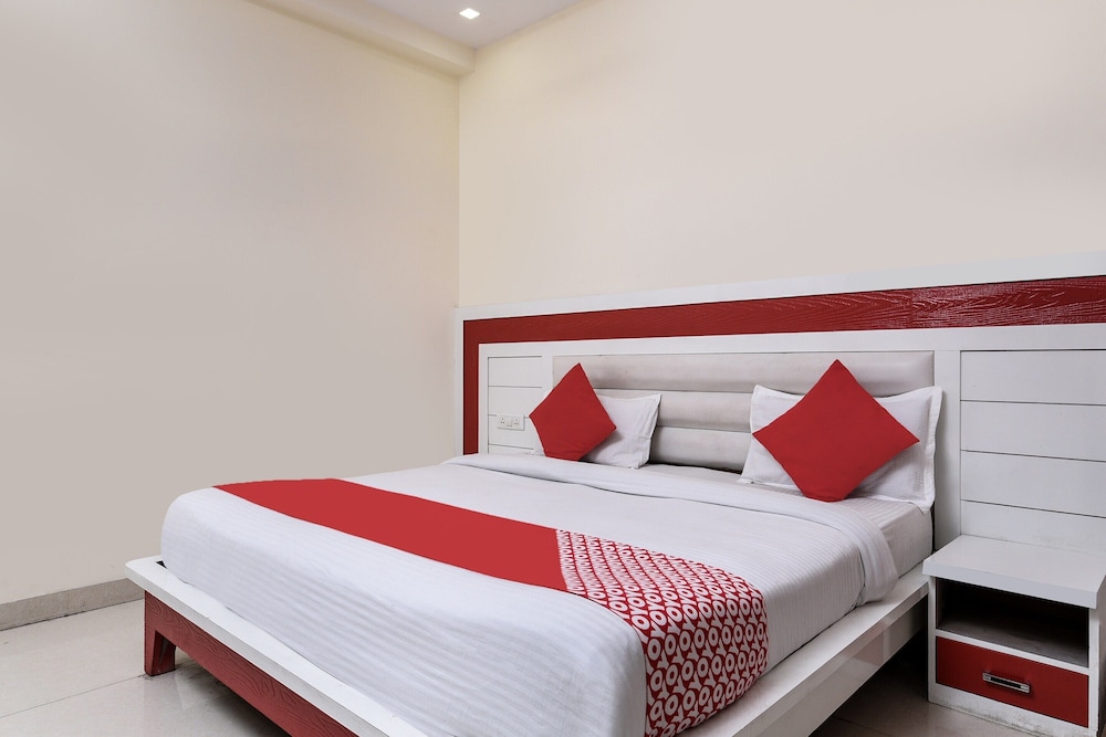OYO 8500 Hotel Sun Palace Residency