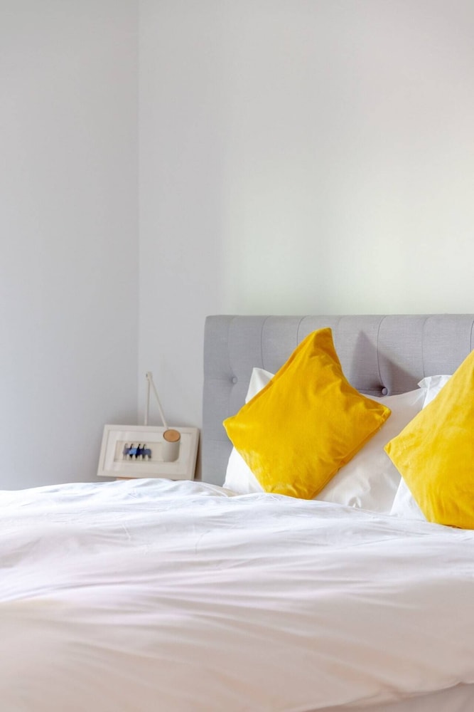 Bright Flat in Elephant & Castle
