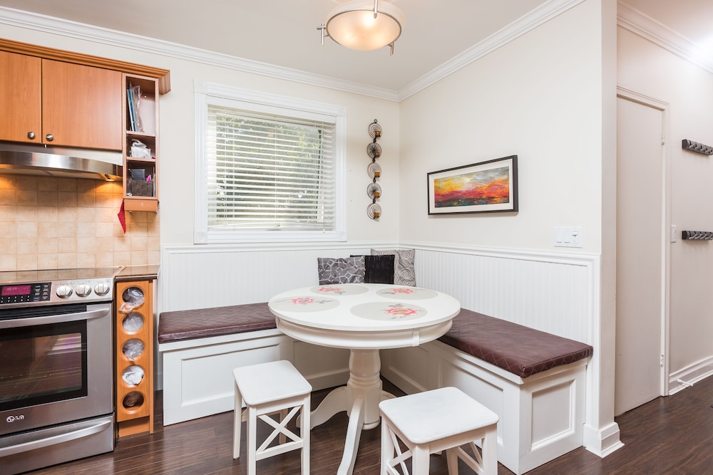 Applewood Suites - Sherway Gardens - Image 4