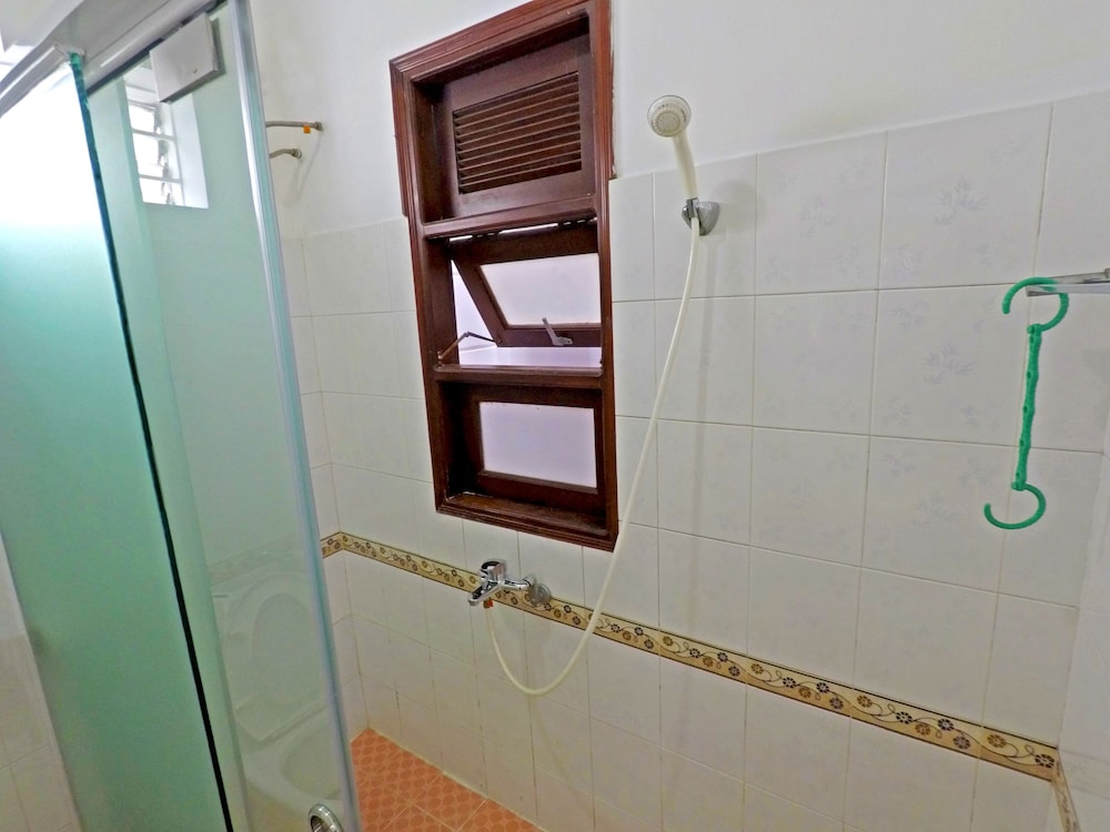Drop By Saigon Hostel