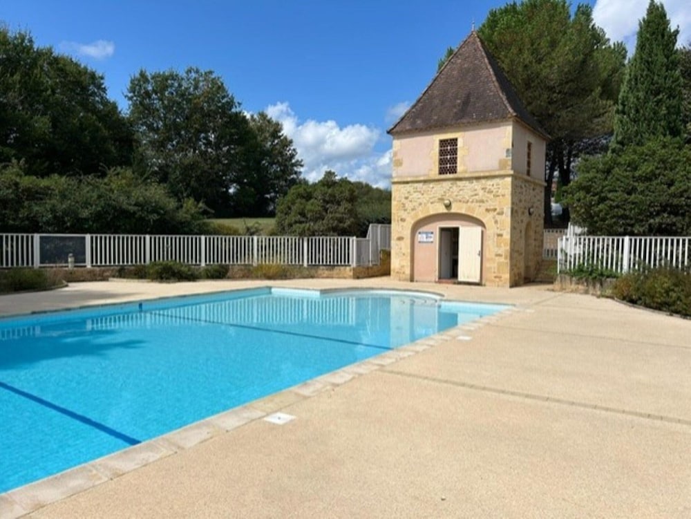 Quiet Holiday Home With Pool in the Dordogne