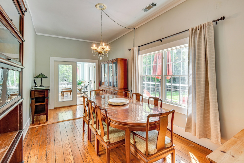 30 Acres & Pond: North Georgia Mtn Farmhouse