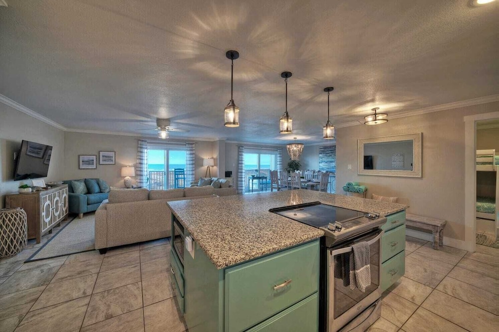 Gulf Views + Pools, Tennis, Pickleball & Beach Access Awesome Beachfront by Avantstay