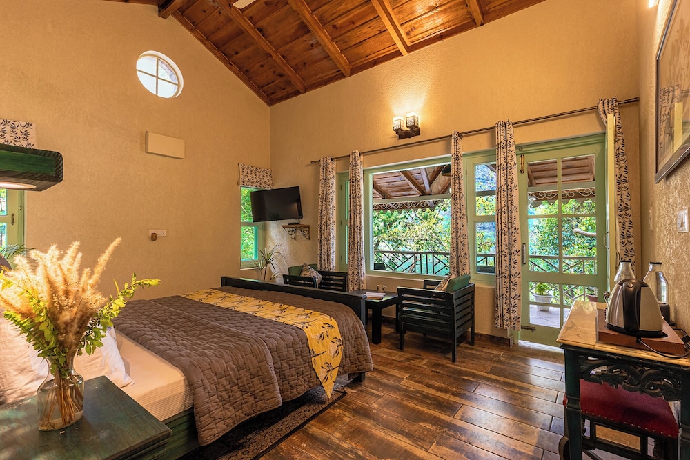 Echor Malusara Lakeview Retreat Bhimtal