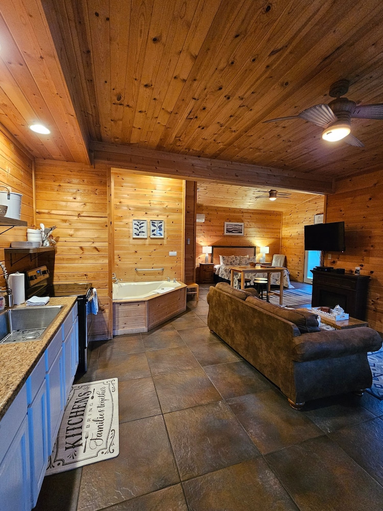 Honey Bear Haven Suite 3