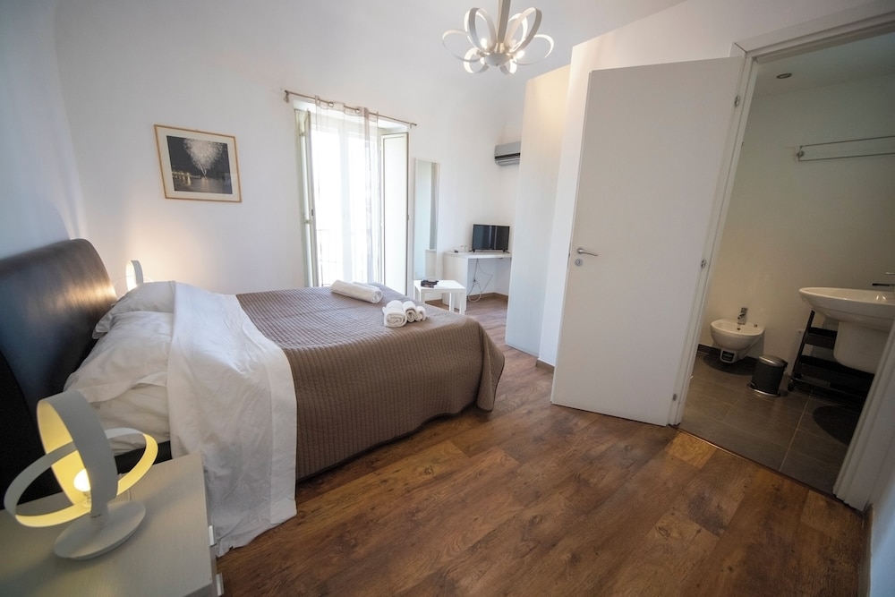 Zurria Rooms