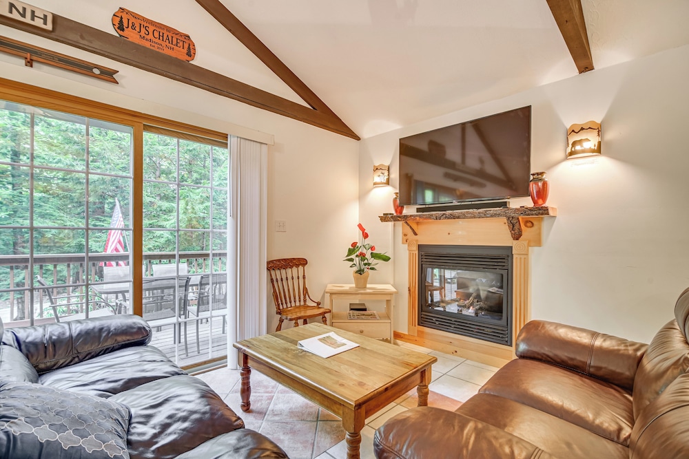 Walk to Water: Outdoor Gem w/ Bunkhouse in Madison