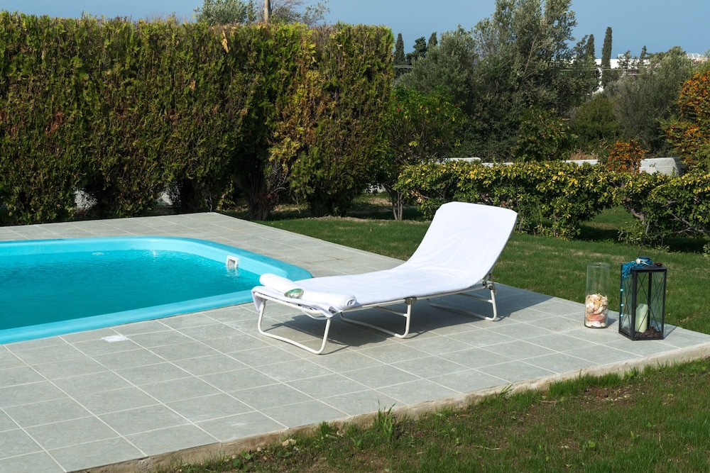 Stemma Pool Villa view 3